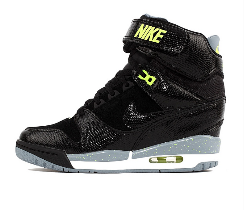 baskets compensees nike
