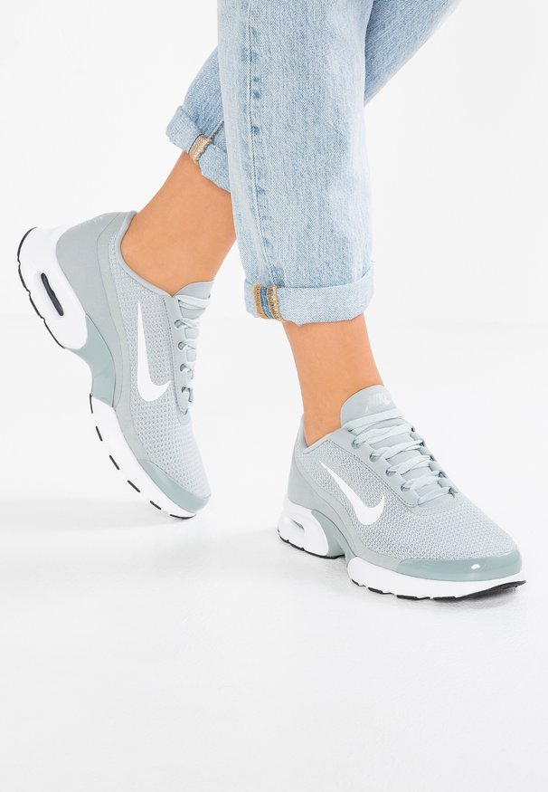basket nike femme grise basket nike femme grise